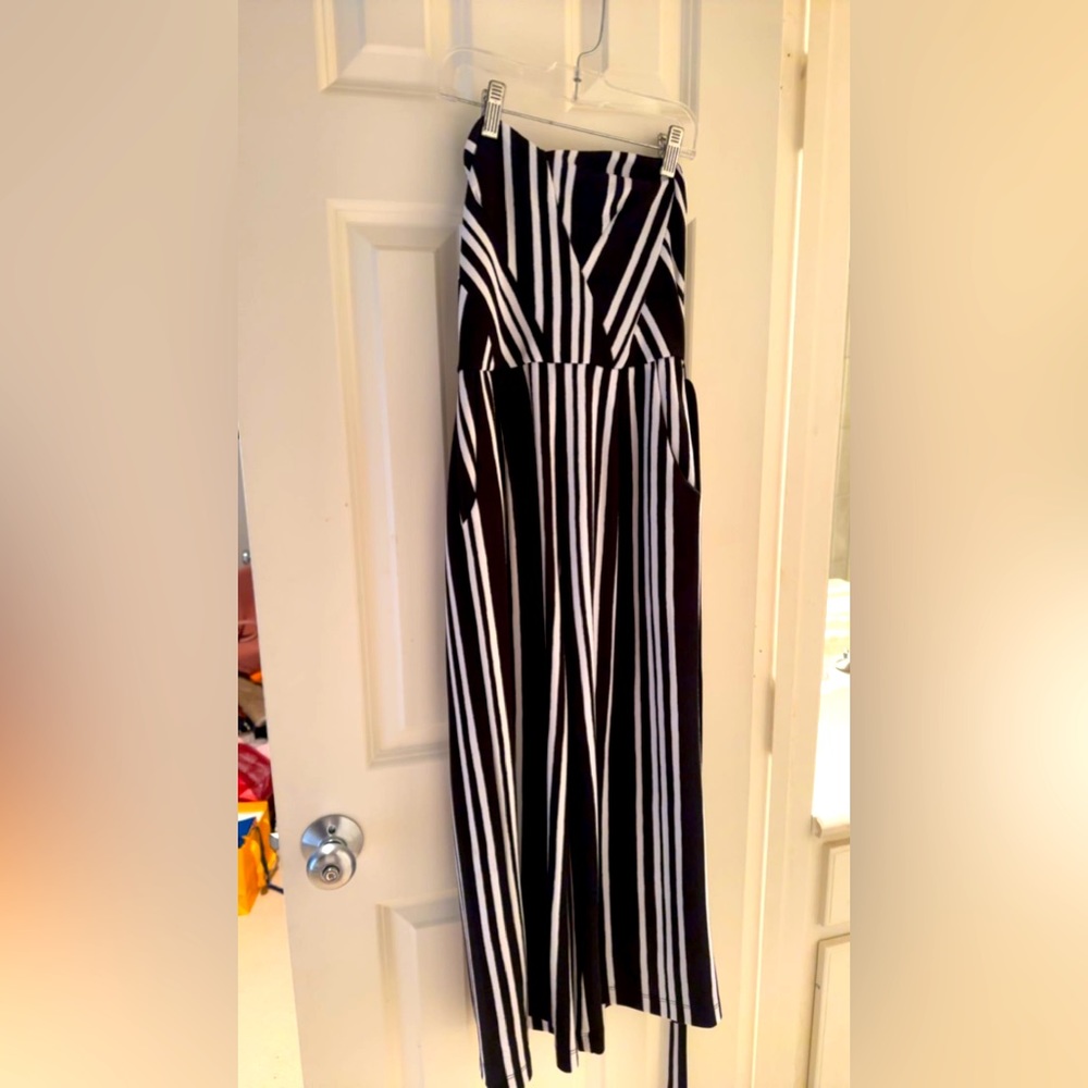 Cute Black and White Strapless Jumpsuit with Belt